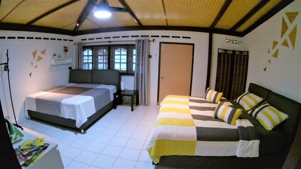 Sabandy House B&B Padang Mat Sirat Екстер'єр фото
